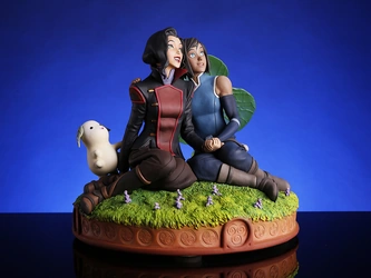 File:Korra and Asami statue.png
