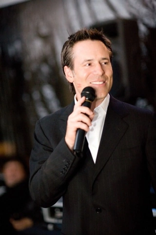 File:Craig Strong.png