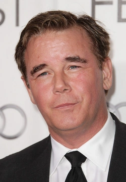 File:Spencer Garrett.png